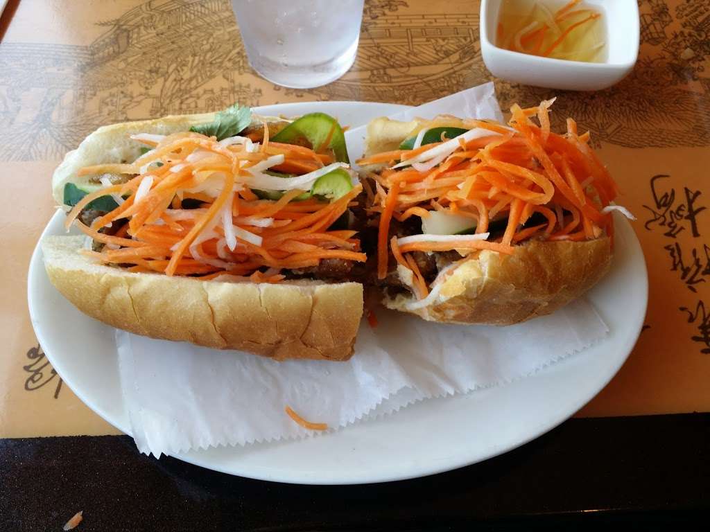 Pho Kitchen | 2614 Ridge Pike, Norristown, PA 19403, USA | Phone: (484) 965-9199