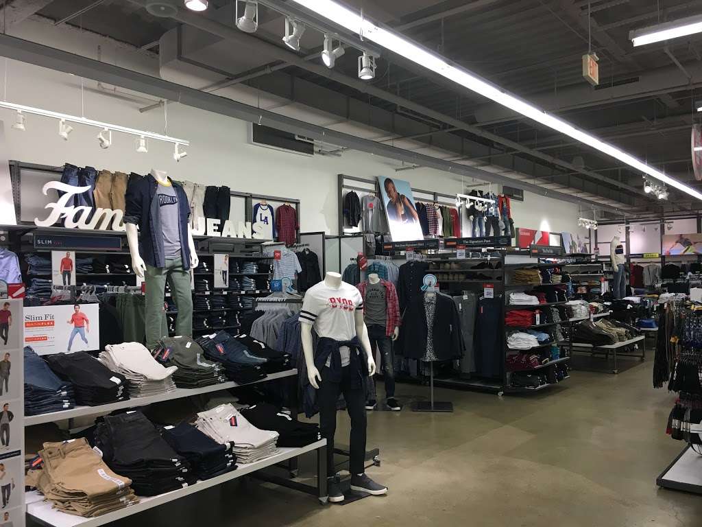 Old Navy | 640 W Dekalb Pike, King of Prussia, PA 19406, USA | Phone: (610) 491-9080