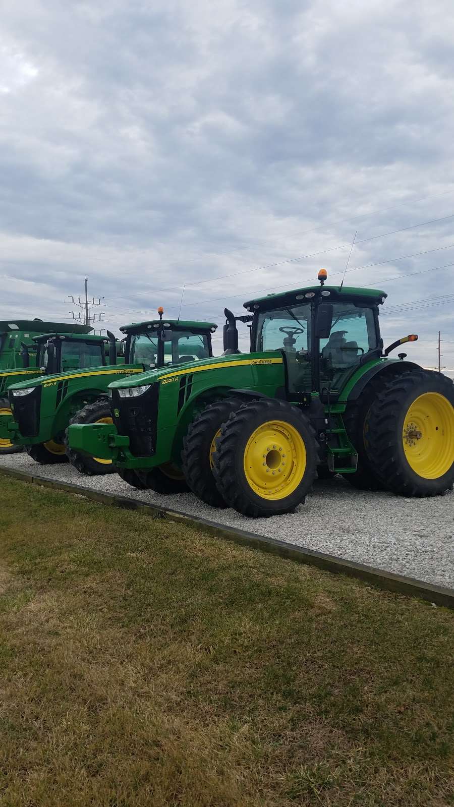 Reynolds Farm Equipment | 102 Deere, Park Dr, Mooresville, IN 46158, USA | Phone: (317) 831-1450