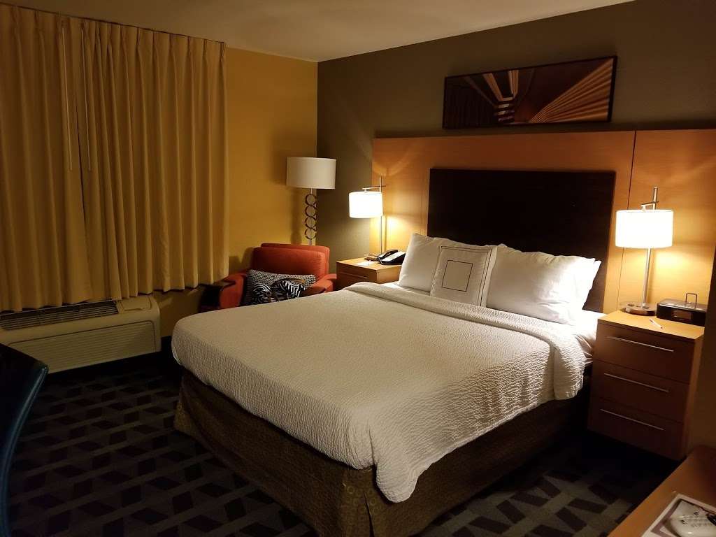 TownePlace Suites by Marriott Kansas City Overland Park | 7020 W 133rd St, Overland Park, KS 66209, USA | Phone: (913) 851-3100