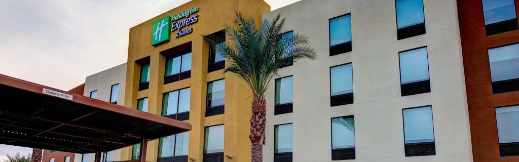 Holiday Inn Express & Suites Phoenix North - Scottsdale | 4575 E Irma Ln, Phoenix, AZ 85050, USA | Phone: (480) 473-3400