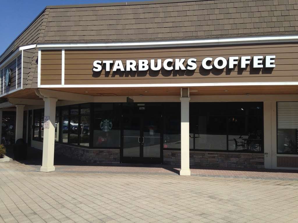 Starbucks | 9863 Georgetown Pike, Great Falls, VA 22066, USA | Phone: (703) 438-8389