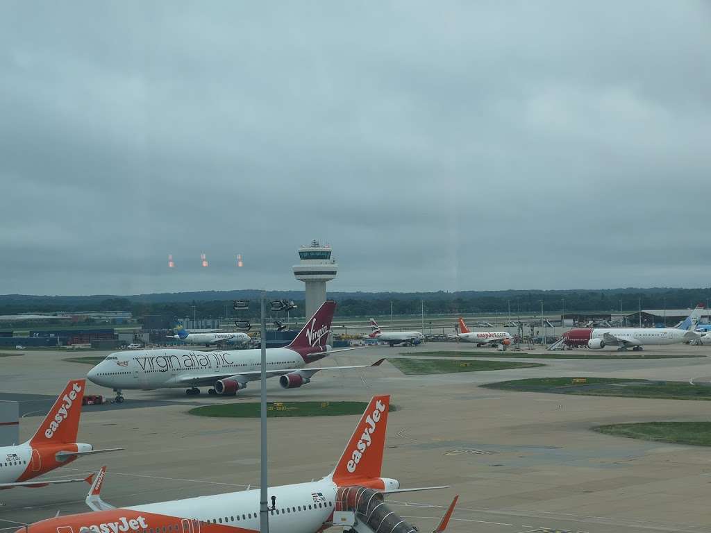 Gatwick Airport North Terminal Short Stay Parking | Departures Rd, Horley, Gatwick RH6 0PJ, UK | Phone: 0330 313 2125