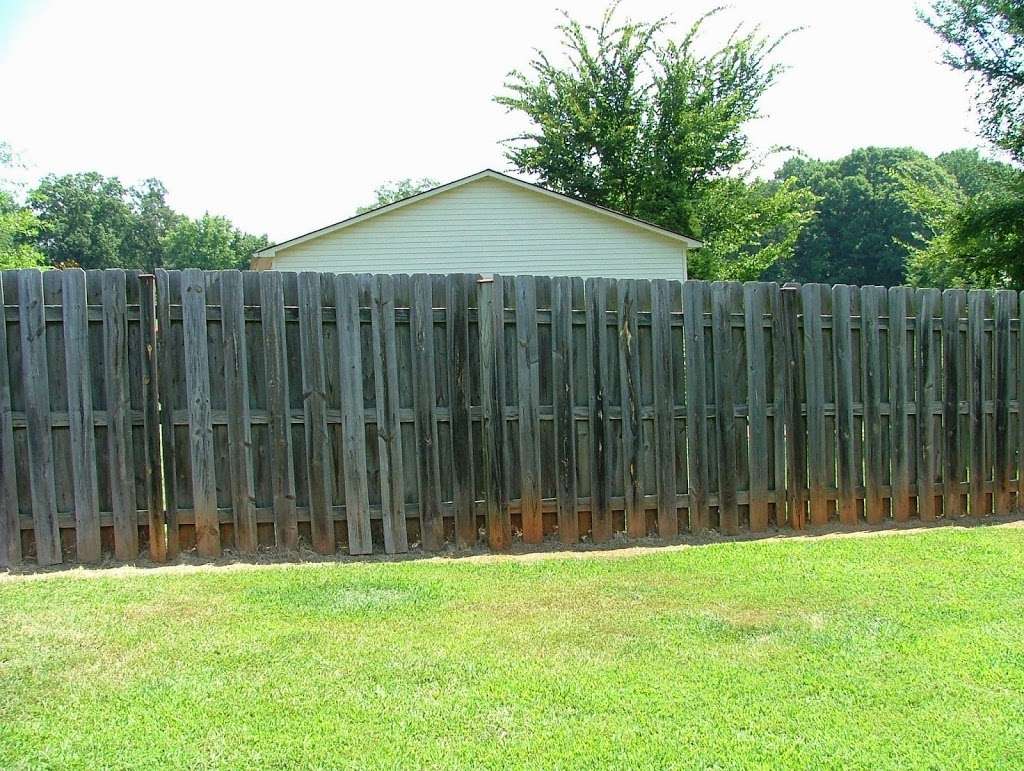 Bye-Bye Roof Stains | 3932 Biggerstaff Rd, Maiden, NC 28650, USA | Phone: (828) 428-0488