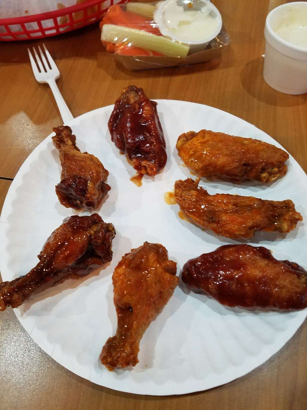 Wing Alley | 2215 E Irlo Bronson Memorial Hwy, Kissimmee, FL 34744, USA | Phone: (407) 348-9464