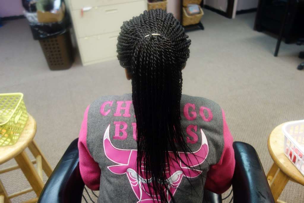 Lys African Hair Braiding | 6249 S Western Ave, Chicago, IL 60636, USA | Phone: (773) 925-6386