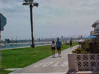 Very Cool Mission Beach Vacation Rental | 3764 Bayside Ln, San Diego, CA 92109, USA | Phone: (858) 207-7242