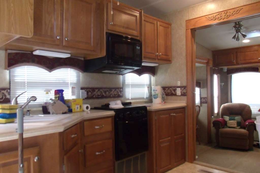 Travel Trailers On The Go | 8748 W Avenue D8, Lancaster, CA 93536 | Phone: (661) 547-2265