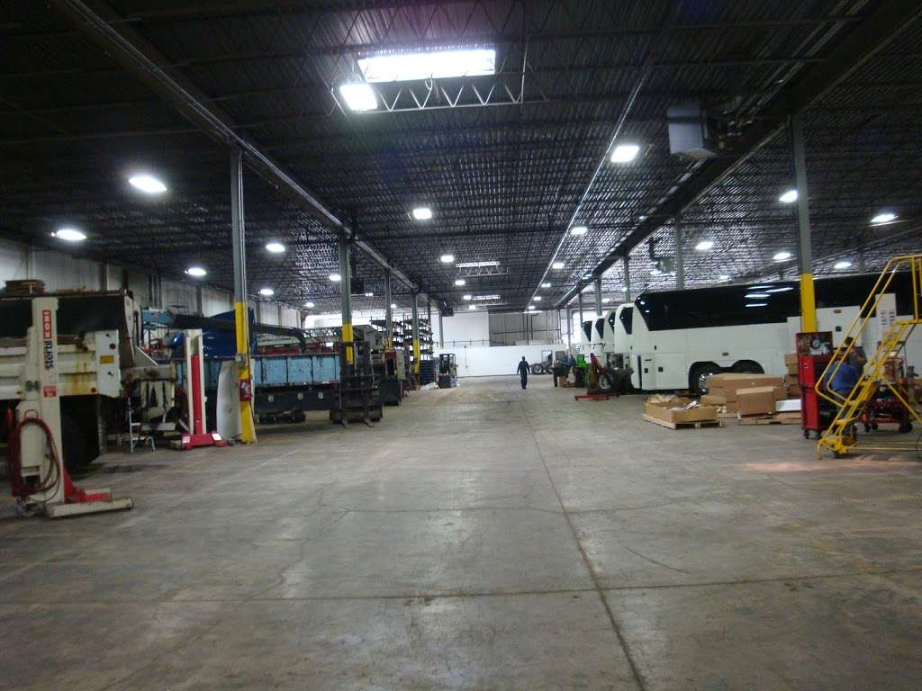 Bus & Truck Chicago | 7447 S Central Ave Suite B, Chicago, IL 60638 | Phone: (773) 523-6003