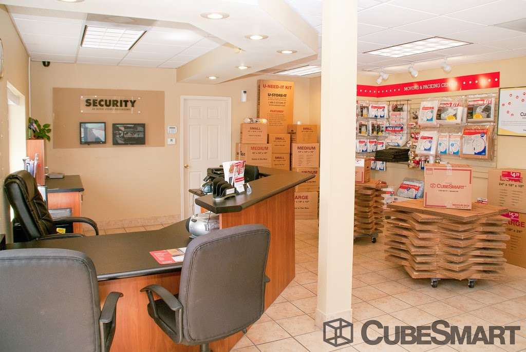 CubeSmart Self Storage | 950 N Tippecanoe Ave, San Bernardino, CA 92410, USA | Phone: (909) 885-8590