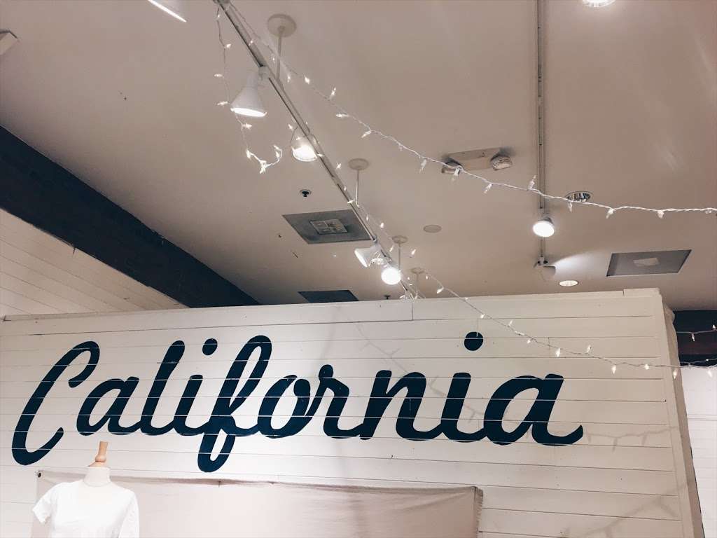 Brandy Melville - Westlake Village | 160 Promenade Way, Westlake Village, CA 91362, USA | Phone: (805) 379-4313