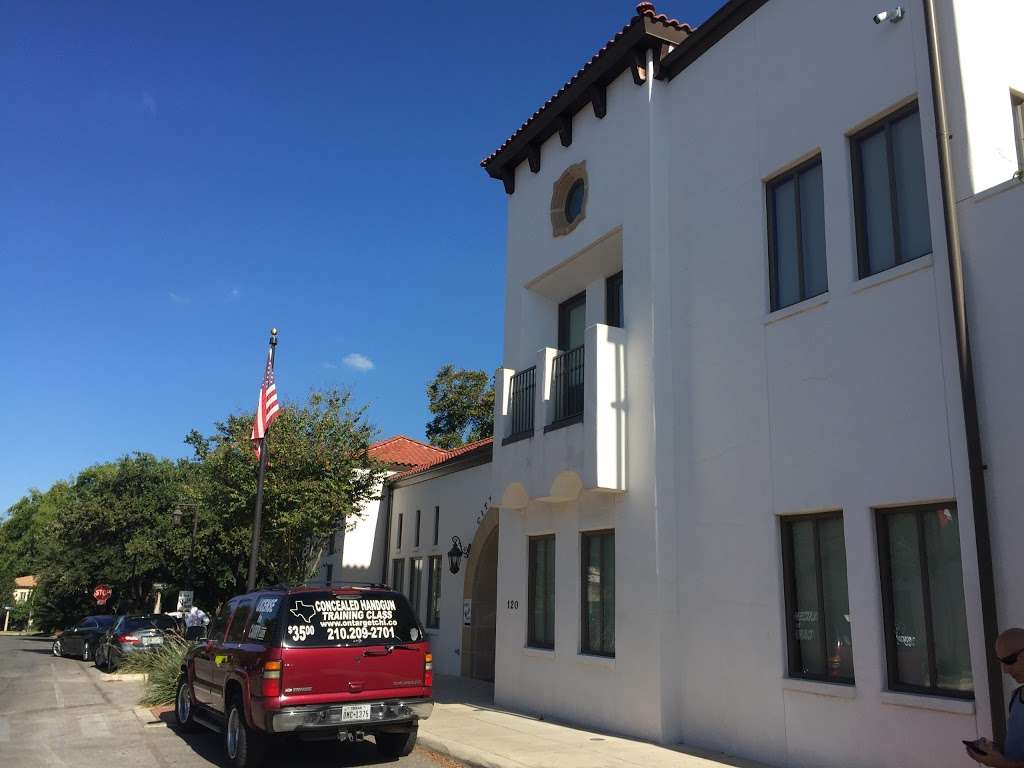 Olmos Park City Hall | 120 W El Prado Dr, San Antonio, TX 78212, USA | Phone: (210) 824-3281