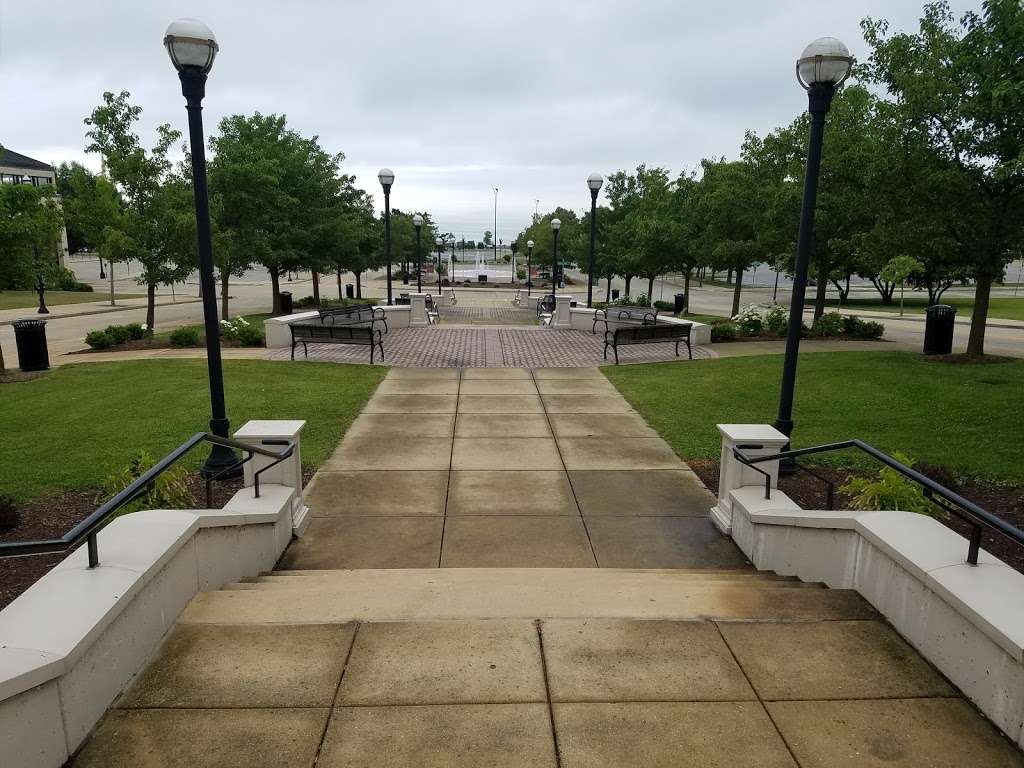 Main Street Walkway | 50 6th St, Racine, WI 53403, USA