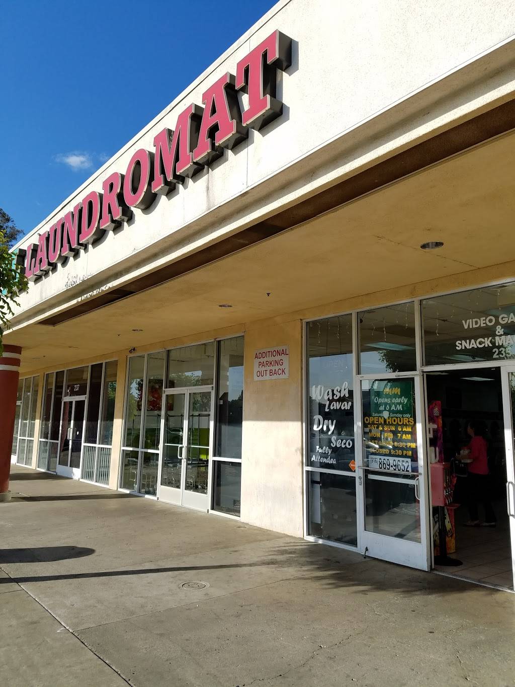 tl laundromat | 5555 Sky Pkwy, Sacramento, CA 95823, USA | Phone: (916) 869-9625