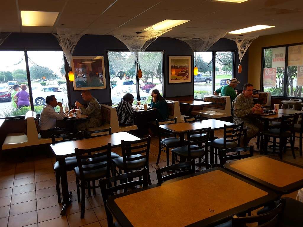 Burger King | 1530 Femoyer St, Lackland AFB, TX 78236, USA | Phone: (210) 645-1229