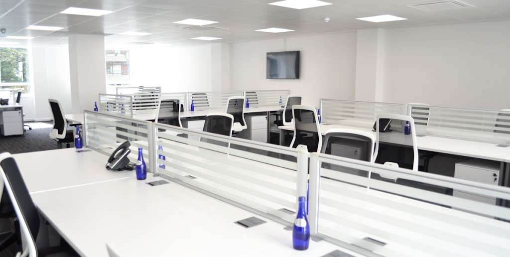 BE Offices Barbican | Business Centres London & UK | CentralPoint, 45 Beech St, London EC2Y 8AD, UK | Phone: 0800 917 4444