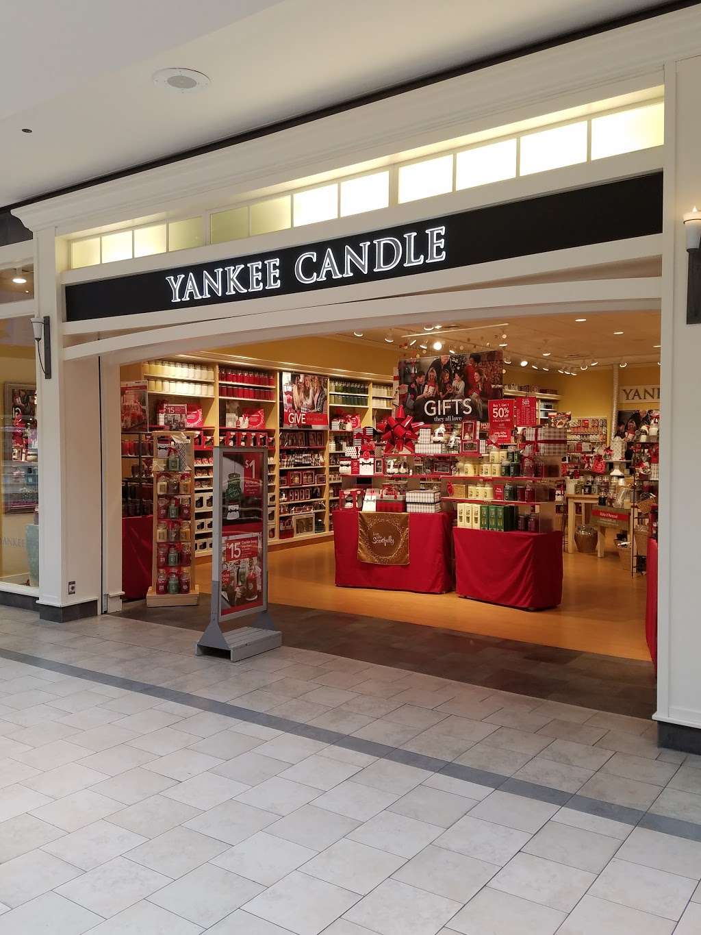 Yankee Candle | 112 Eisenhower Pkwy, Livingston, NJ 07039, USA | Phone: (973) 597-1390