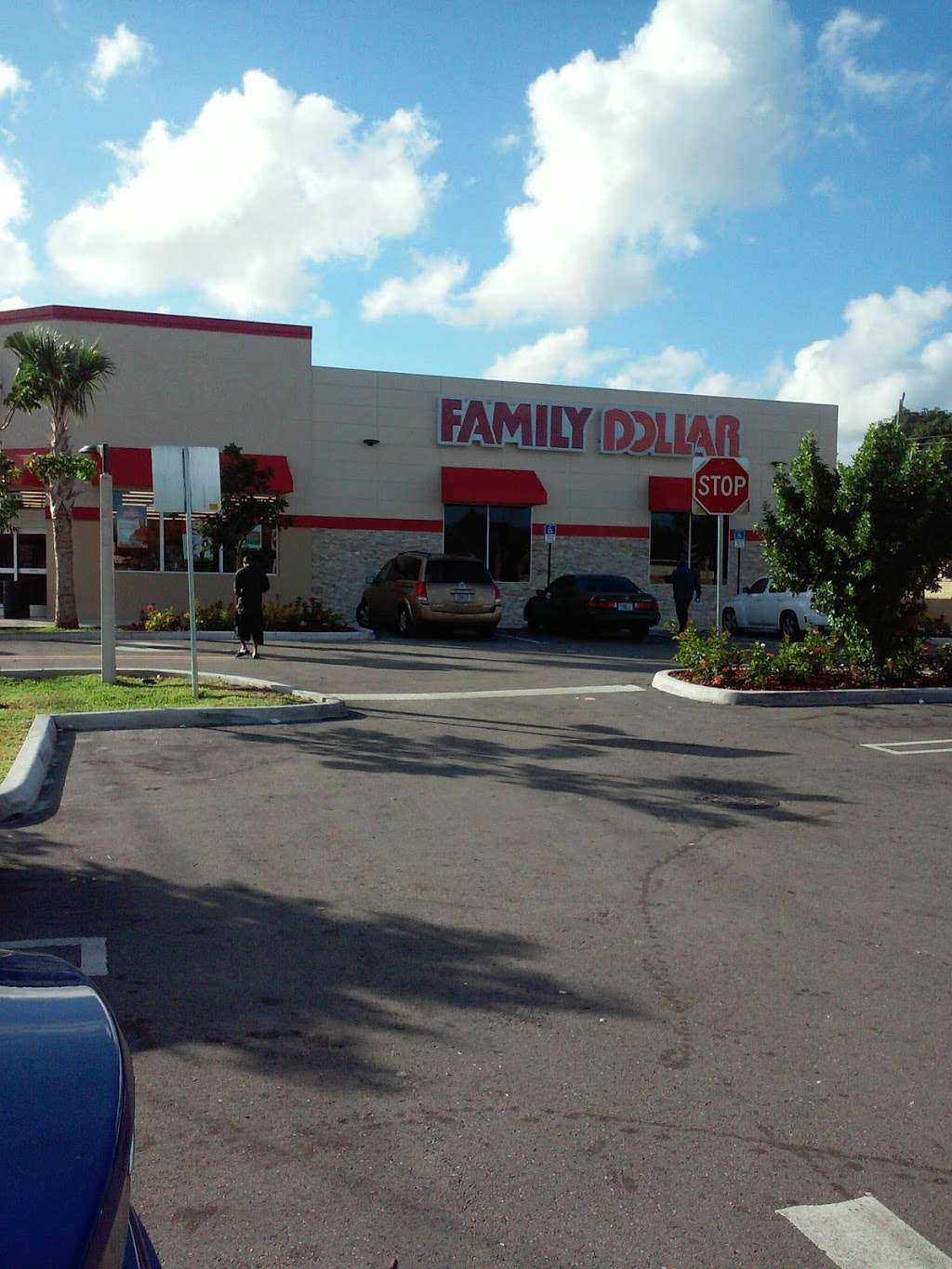 Family Dollar | 3021 NW 19th St, Fort Lauderdale, FL 33311, USA | Phone: (754) 301-8213