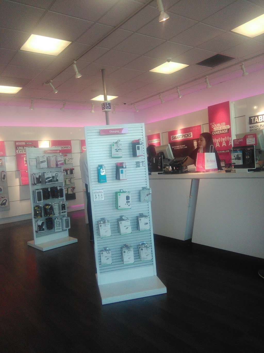 T-Mobile | 12845 Sherman Way, North Hollywood, CA 91605, USA | Phone: (818) 821-6084