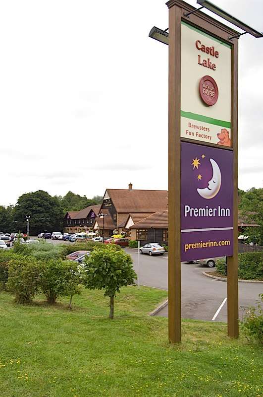 Premier Inn Maidstone (West Malling) | Castle Way, Leybourne, West Malling ME19 5TR, UK | Phone: 0871 527 8702