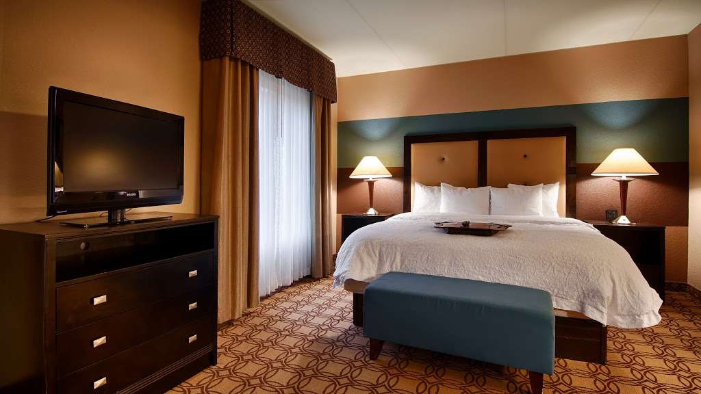 Hampton Inn & Suites Charlotte-Airport | 2731 Little Rock Rd, Charlotte, NC 28214, USA | Phone: (704) 394-6455