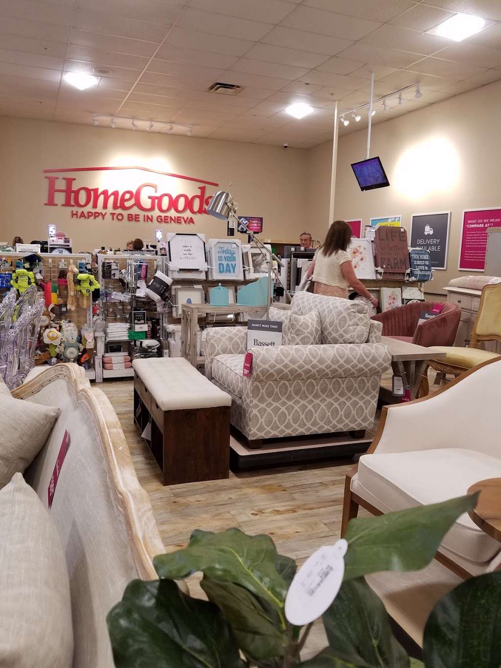 HomeGoods | 706 Commons Dr, Geneva, IL 60134, USA | Phone: (630) 262-0075