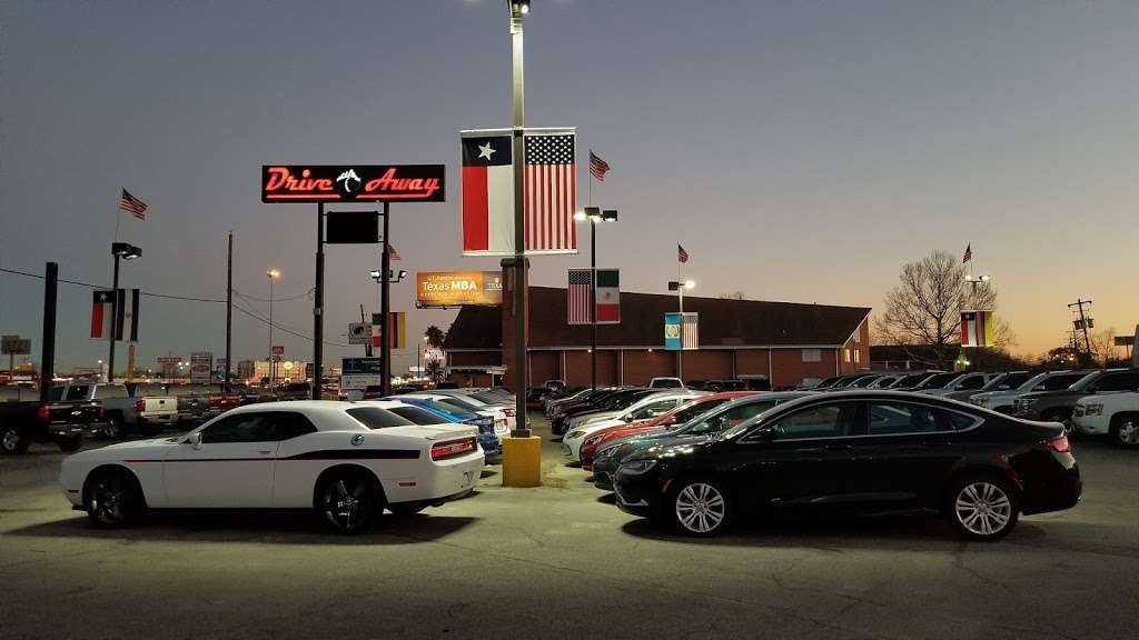 Drive Away Autos | 5715 North Fwy, Houston, TX 77076, USA | Phone: (713) 691-3600