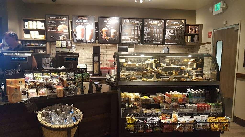 Starbucks | 1147 N Eola Rd Suite 101, Aurora, IL 60502 | Phone: (630) 499-5330