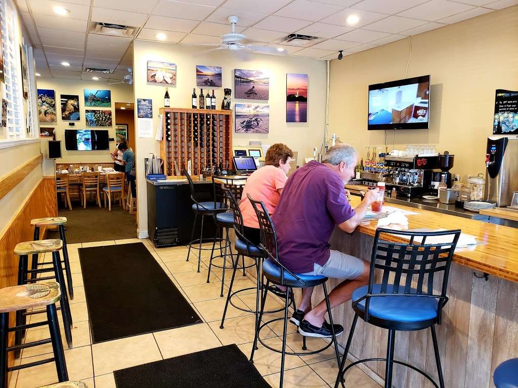 Hurricane Cafe | 14050 US-1, Juno Beach, FL 33408, USA | Phone: (561) 630-2012