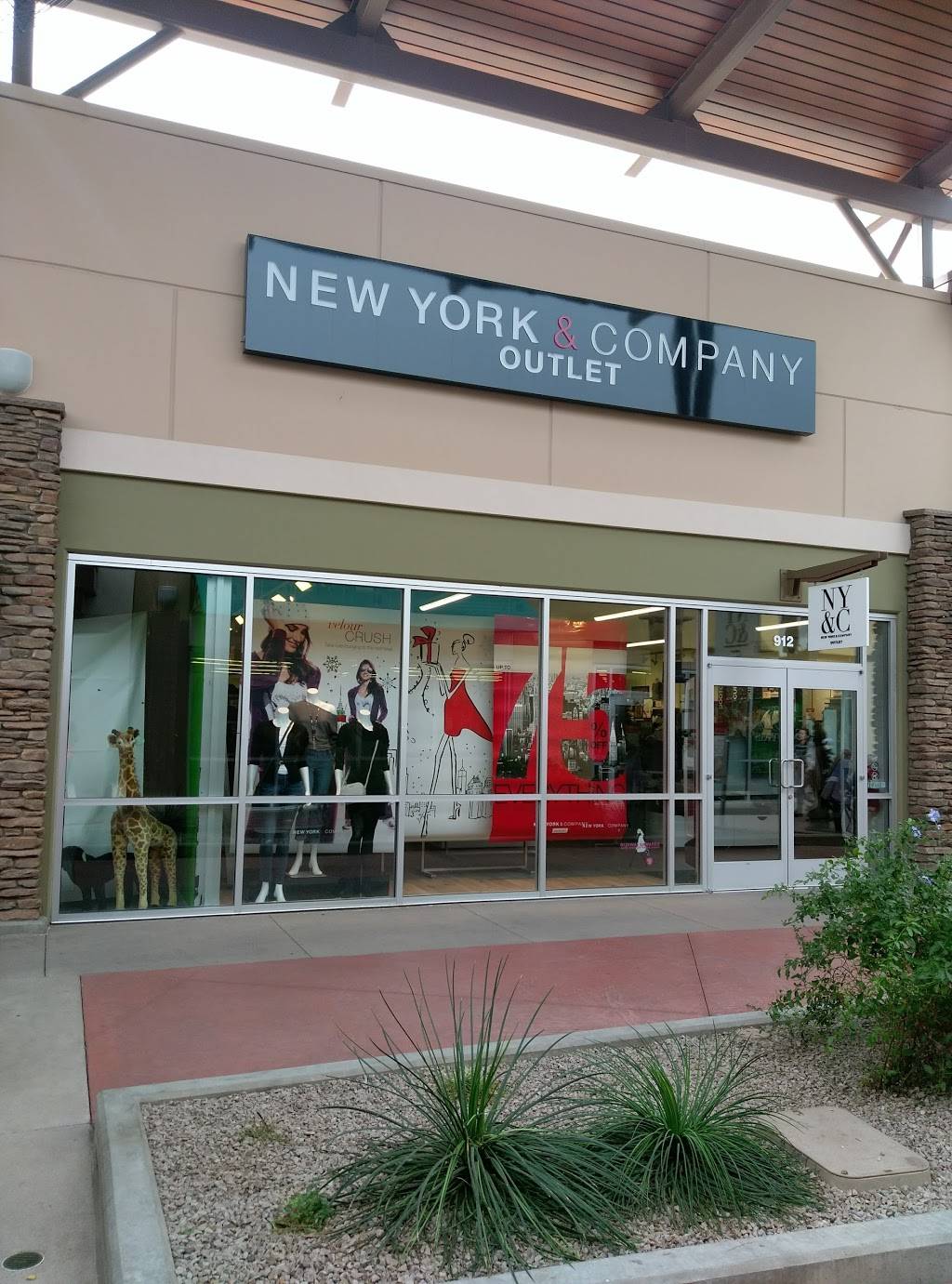 New York & Company Outlet | 6401 Marana Center Blvd, Tucson, AZ 85742, USA | Phone: (520) 686-5584