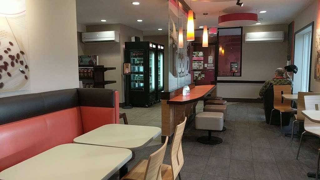 Dunkin Donuts | 100 CT-37, New Fairfield, CT 06812, USA | Phone: (203) 885-0903