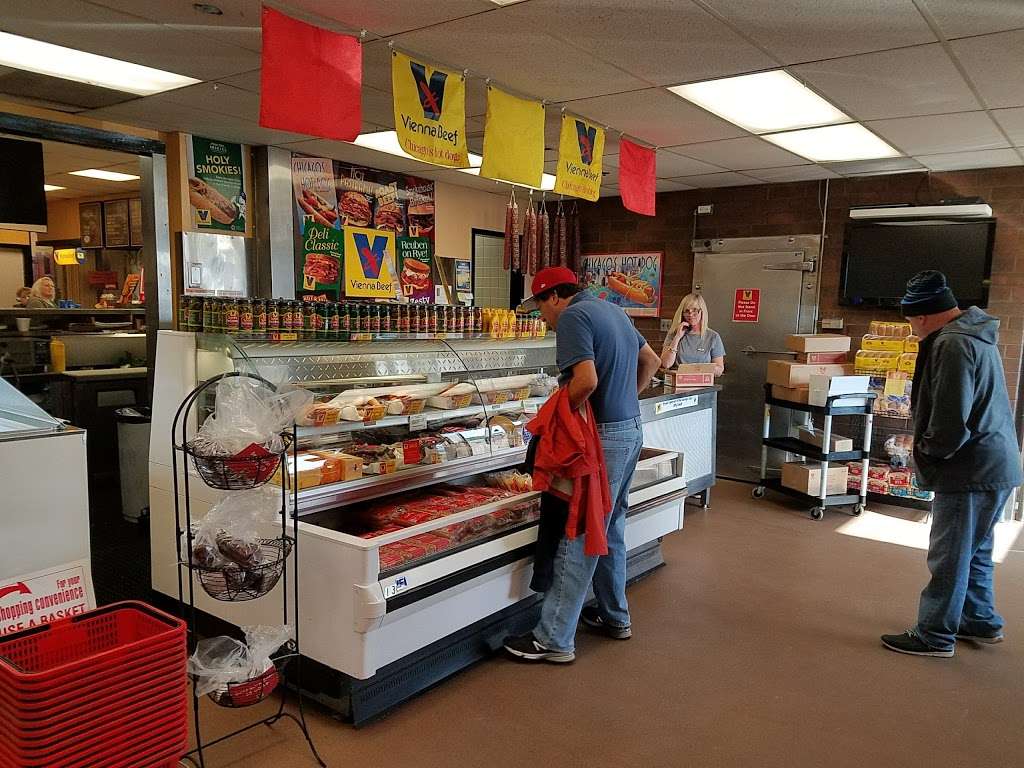 Vienna Beef Factory Store & Cafe | 2501 N Damen Ave, Chicago, IL 60647 | Phone: (773) 435-2309