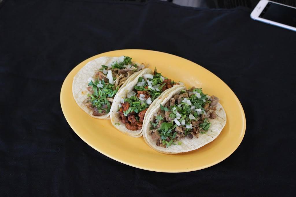 Carnitas Don Robertos Mxcn | 5031 E Orangethorpe Ave b1, Anaheim, CA 92807 | Phone: (714) 970-2044