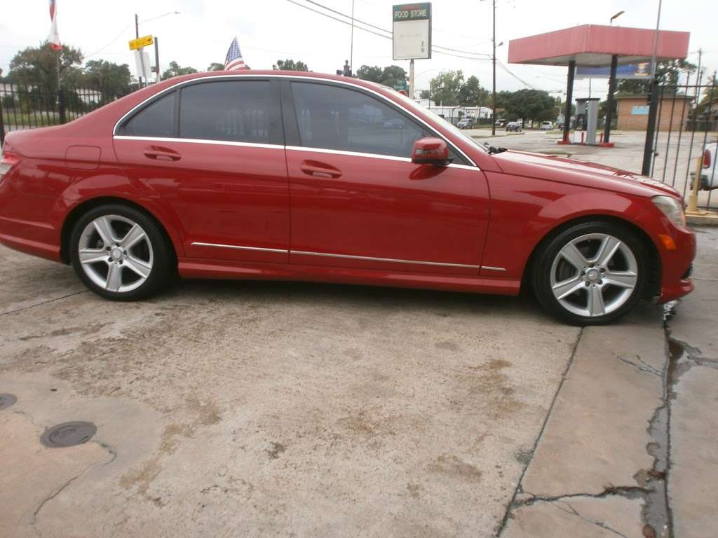 Under Priced Auto Sales | 4622 Yale St, Houston, TX 77018, USA | Phone: (713) 695-9055