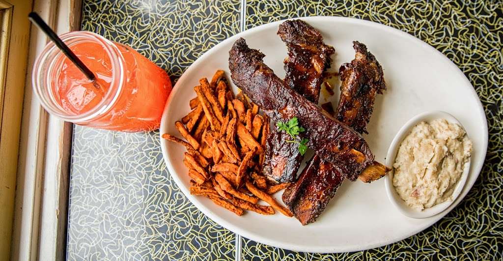 Lucilles Smokehouse Bar-B-Que | Tempe Marketplace, 2030 E Rio Salado Pkwy, Tempe, AZ 85281, USA | Phone: (480) 966-7427