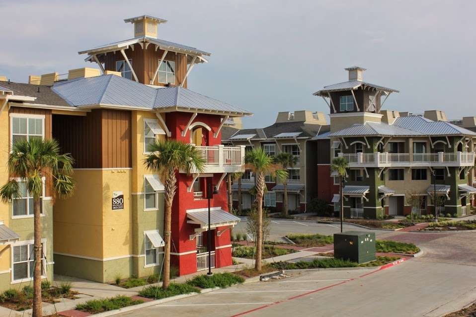 Hebron 121 Station Apartments and Townhomes | 1 Hebron Station Cir, Lewisville, TX 75057, USA | Phone: (214) 488-0220