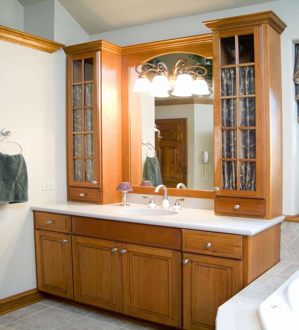 Colonial Kitchen & Bath Cabinetry, Inc | 2300 E Church St # 4, Sandwich, IL 60548 | Phone: (815) 786-9401