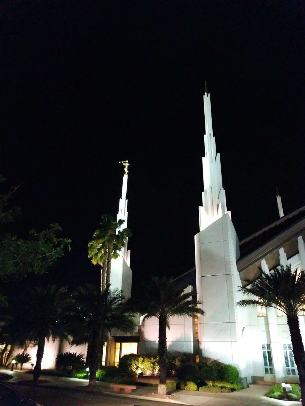 Las Vegas Nevada Temple | 827 Temple View Dr, Las Vegas, NV 89110, USA | Phone: (702) 452-5011