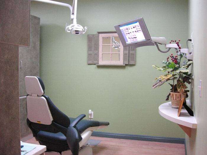 Angeles Dental | 39575 Trade Center Dr, Palmdale, CA 93551, USA | Phone: (661) 266-7778