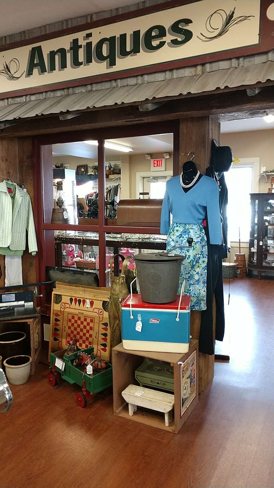 Country Gift & Thrift Shoppe | 5602 Old Philadelphia Pike, Gap, PA 17527, USA | Phone: (717) 768-3784