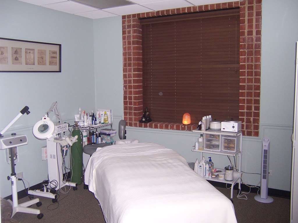 GT Massage & Skin Care | 1275 Butterfield Rd #102, Wheaton, IL 60189, USA | Phone: (630) 292-2061