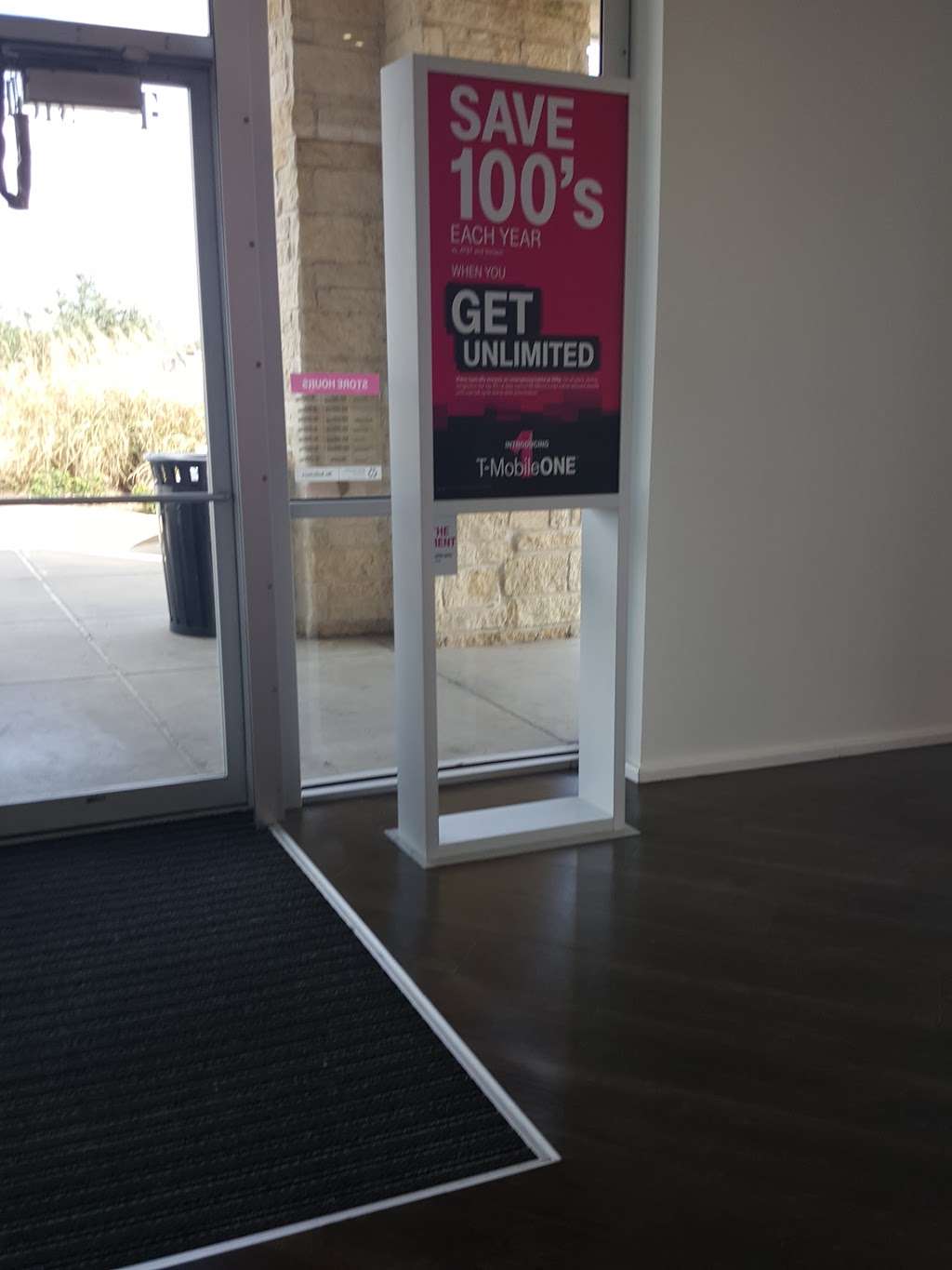 T-Mobile | 24701 Southwest Fwy #400, Rosenberg, TX 77471, USA | Phone: (281) 232-8740