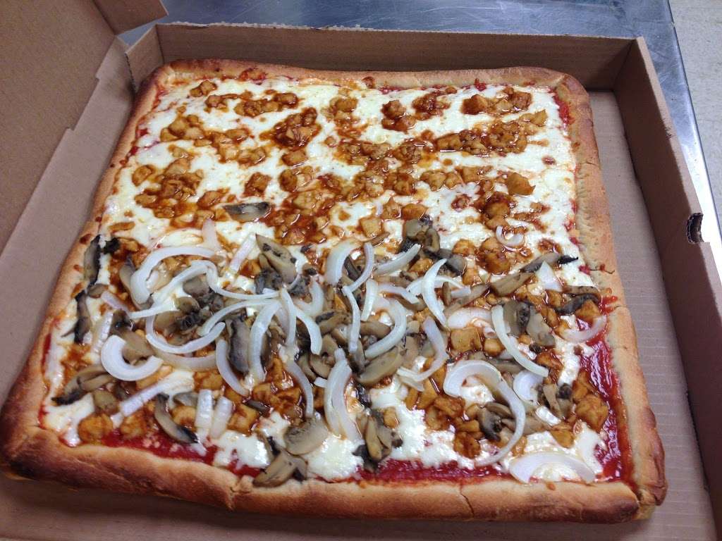 Vinces pizza | 9 S Main St, Smithsburg, MD 21783, USA | Phone: (301) 824-3939