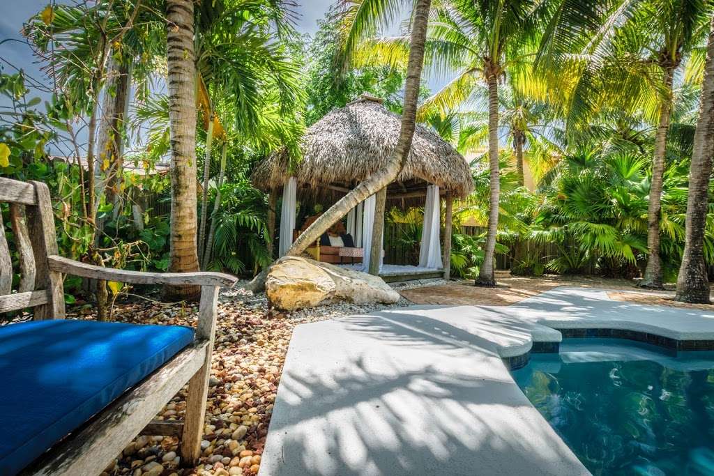 Casa Coco Garden Getaway Vacation Home | 339 Plymouth Rd, West Palm Beach, FL 33405, USA | Phone: (561) 832-0157