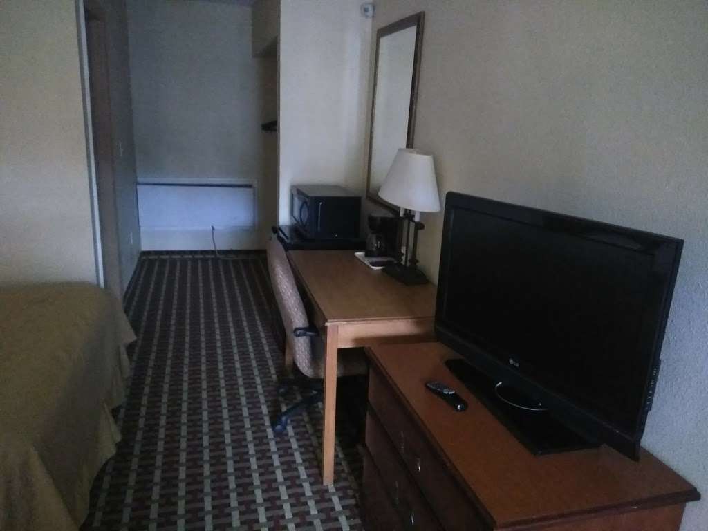 Motorsports Inn & Suites | 1801 N 2nd St, Millville, NJ 08332, USA | Phone: (856) 825-4700