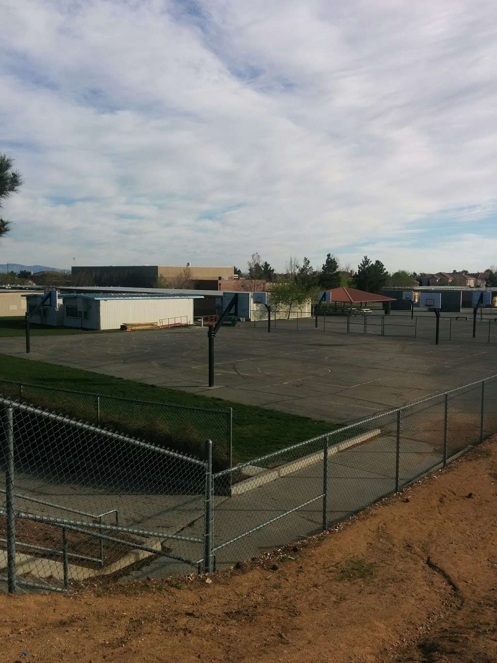 Esperanza Elementary School | 40521 35th St W, Palmdale, CA 93551 | Phone: (661) 575-0420