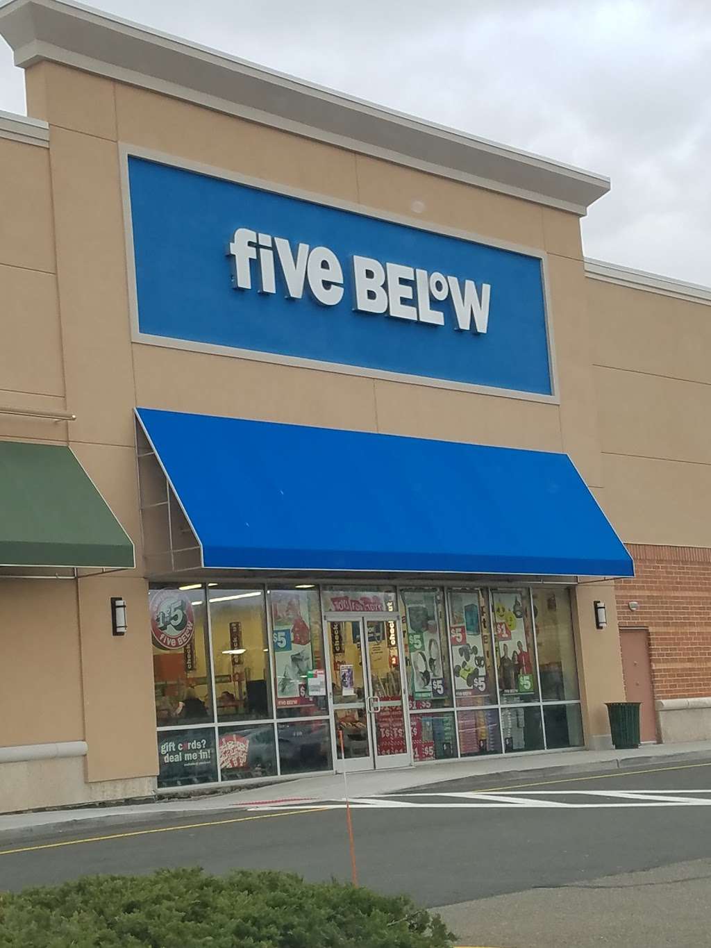 Five Below | 240 NJ-17, Paramus, NJ 07652 | Phone: (201) 262-0893