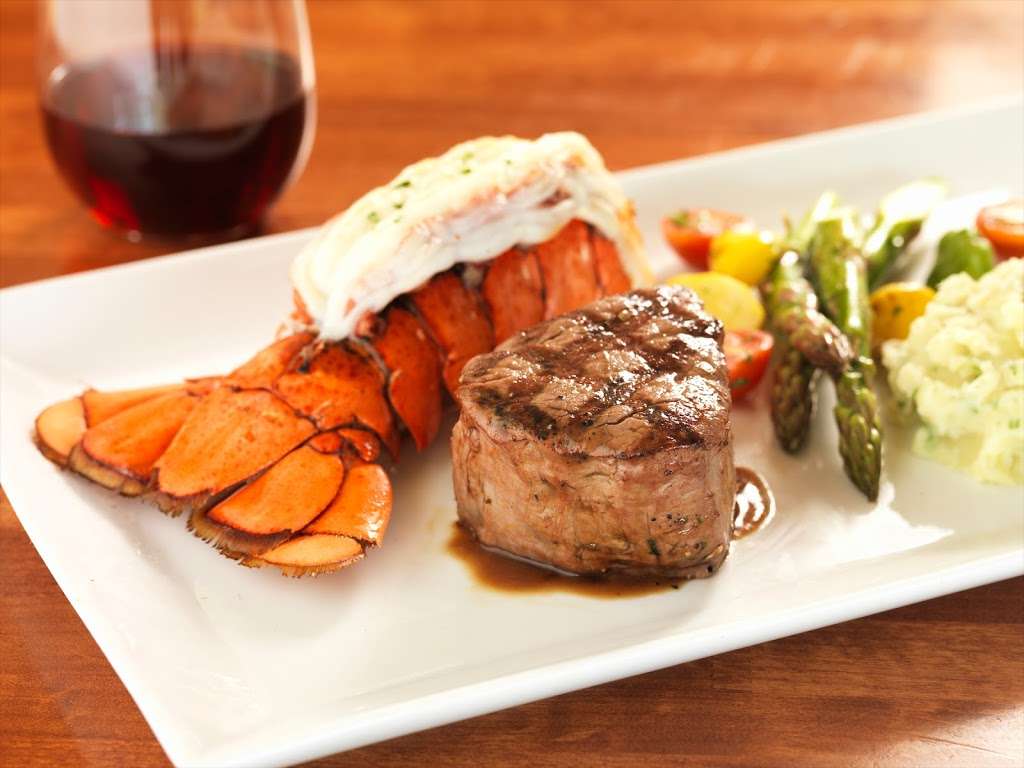 Salt Creek Grille | 4 Bingham Ave, Rumson, NJ 07760, USA | Phone: (732) 933-9272