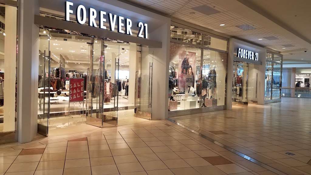 Forever 21 | 4403 E Black Horse Pike, Mays Landing, NJ 08330, USA | Phone: (609) 415-6371