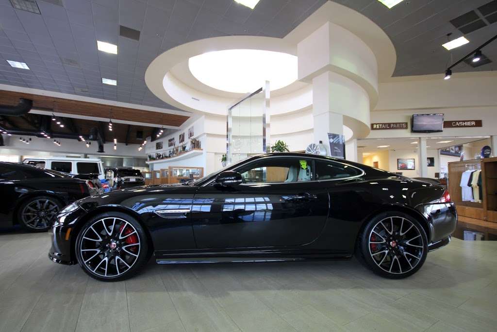 Jaguar Southwest Houston | 10150 Southwest Fwy, Houston, TX 77074 | Phone: (844) 894-5463